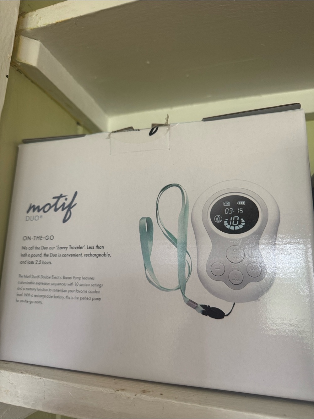 Motif Duo Portable Breast Pump in Mint Green